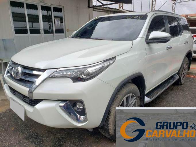 TOYOTA HILUX SW4 19/19